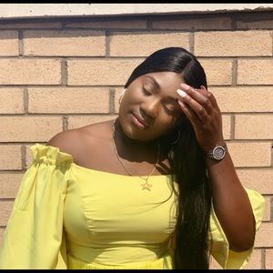 Meet your Posher, Busola